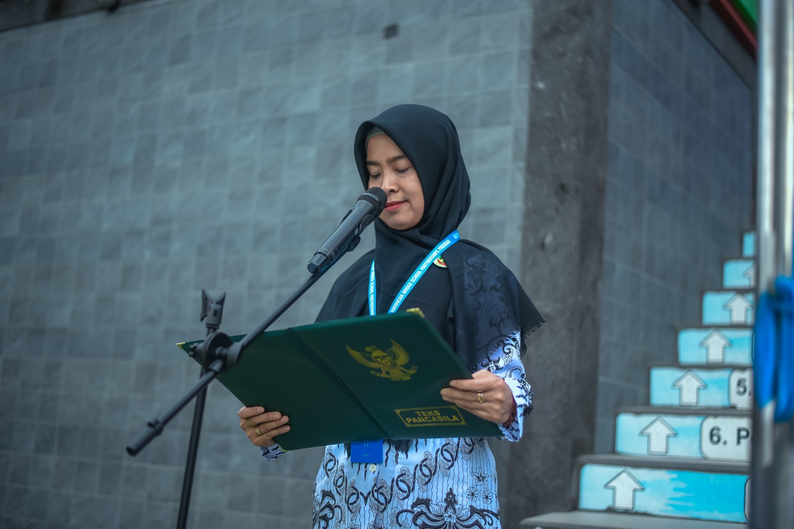Jadi Pembina Upacara, Founder Yayasan Mutiara Bunda Bali Sampaikan Amanat di Hari Pendidikan Nasional, Berikut Pidatonya