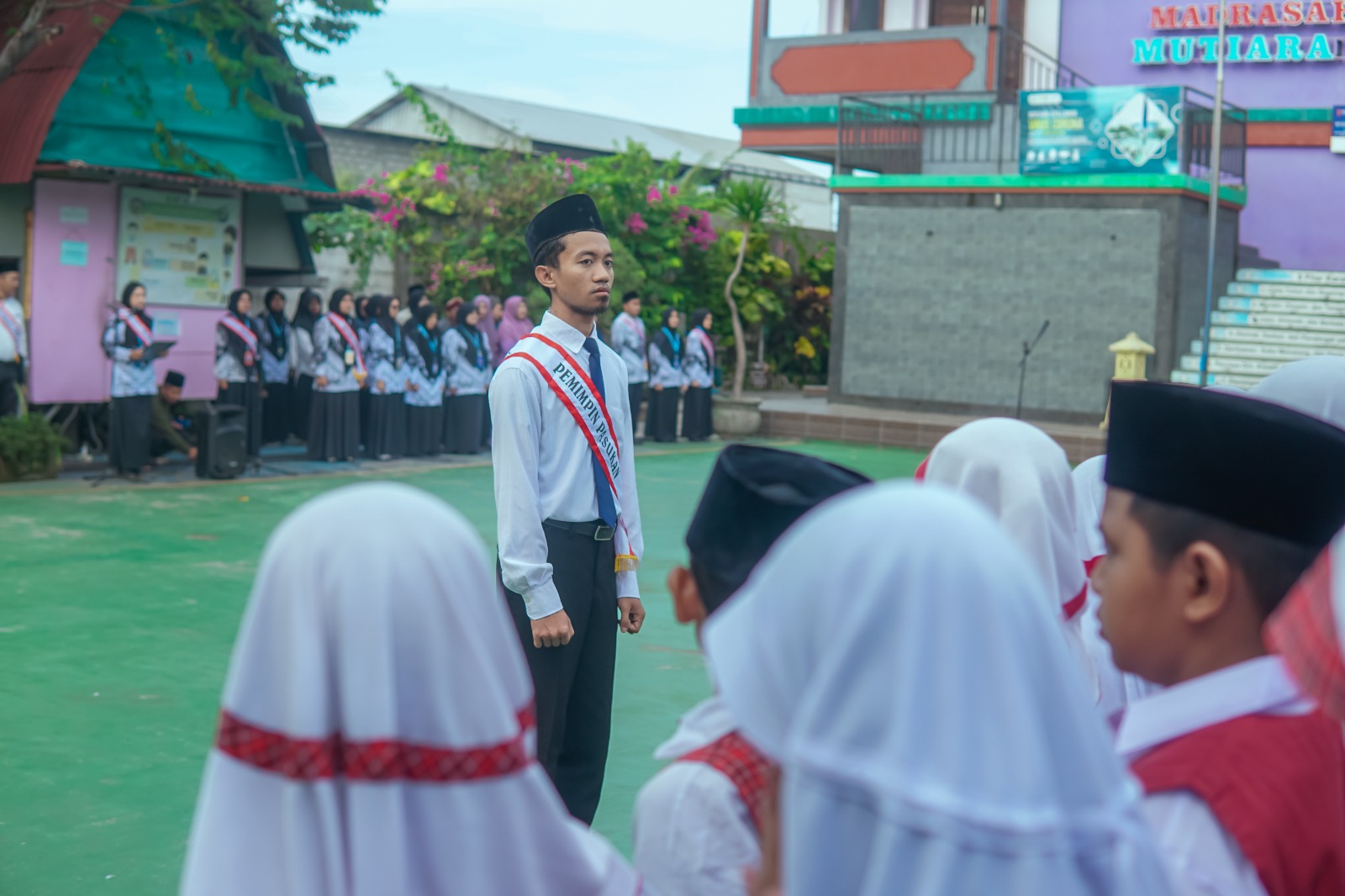 Semarak Peringatan Hari Guru Nasional Ke-78 di Madrasah Karakter Mutiara Bunda Bali