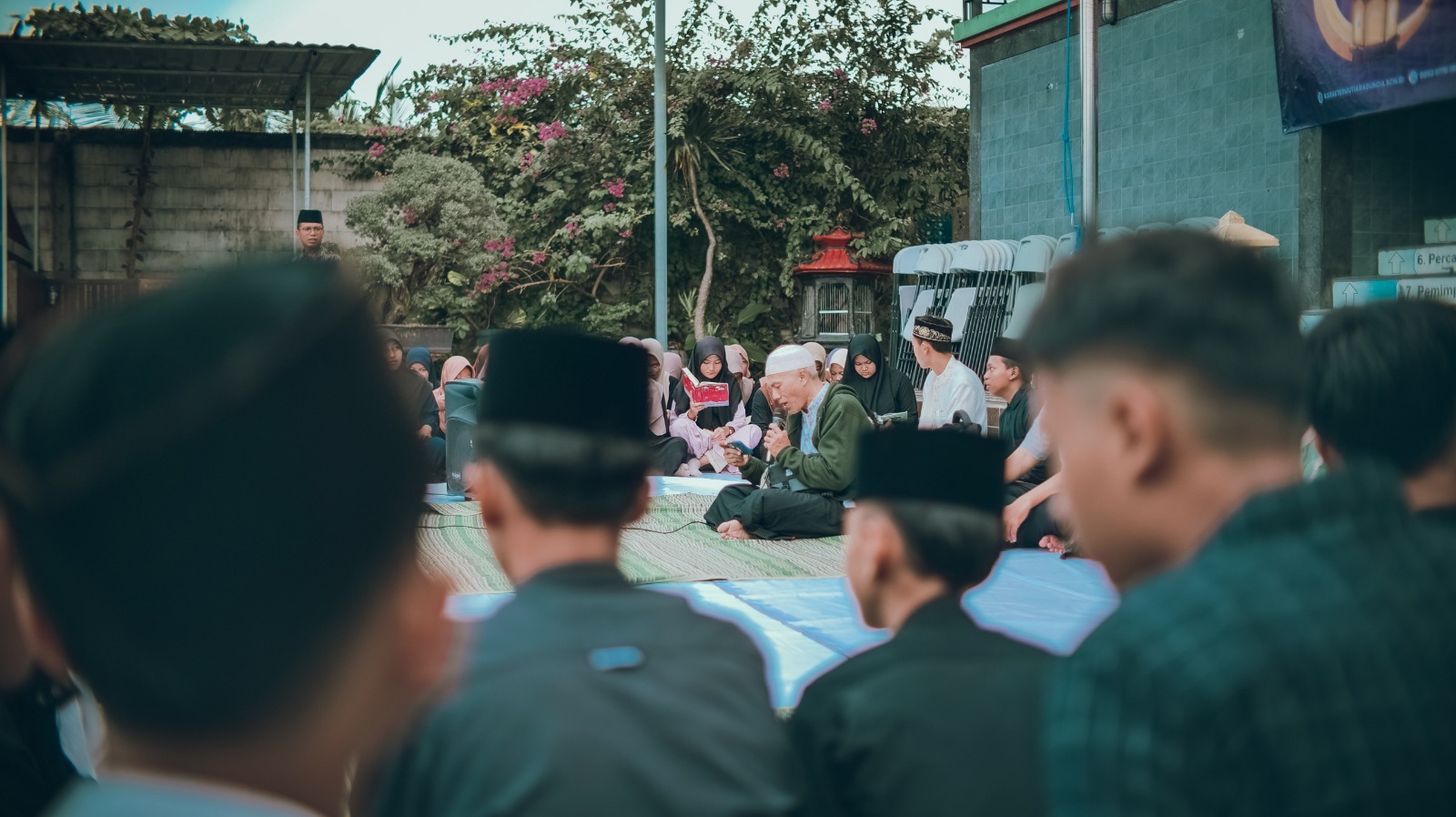 Menyapa Lailatul Qadr dengan Munajat Cinta