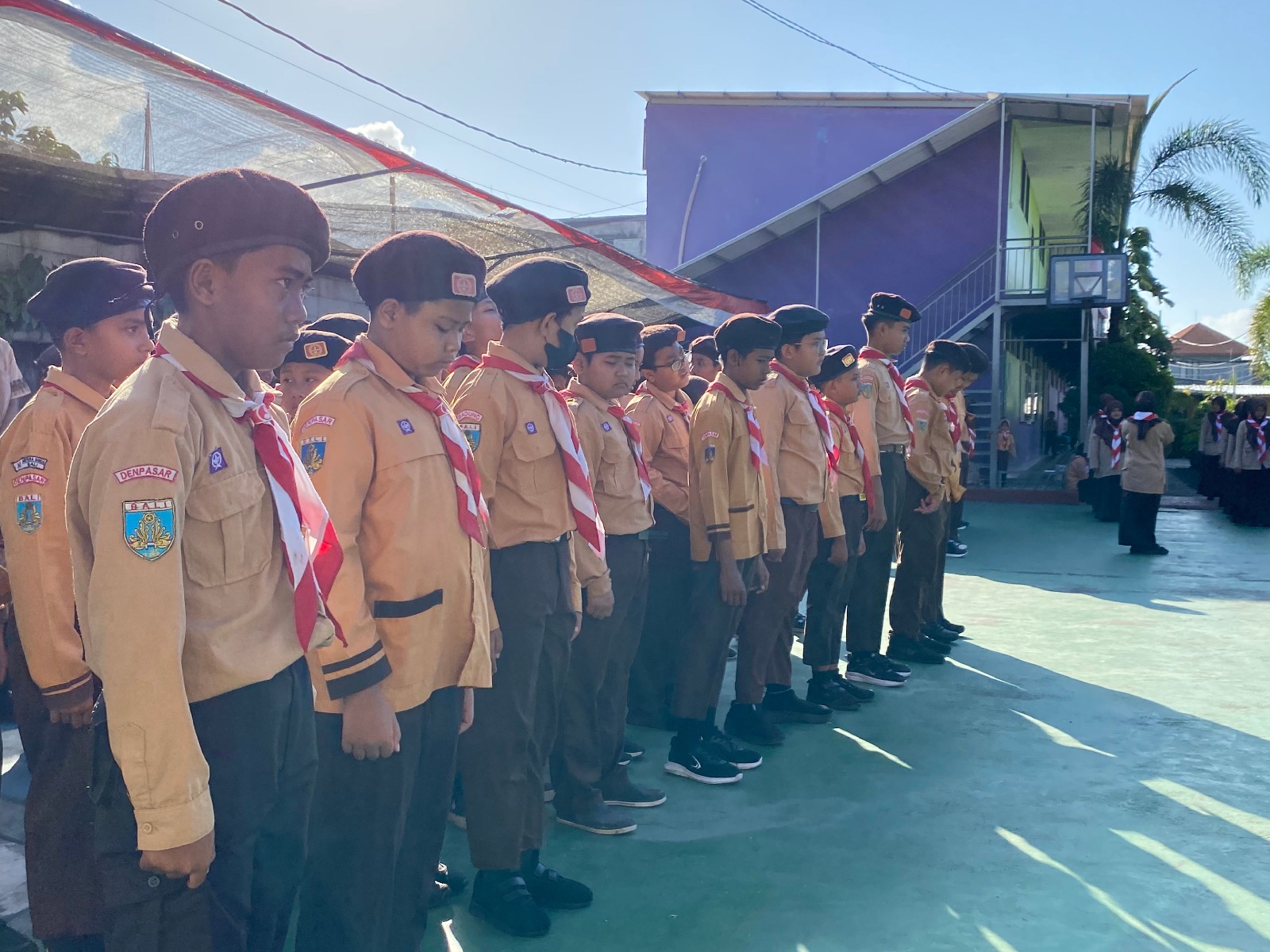 Upacara Peringatan Hari Pramuka ke-67 di Madrasah Karakter Mutiara Bunda Bali: Refleksi Nilai dan Semangat Pramuka