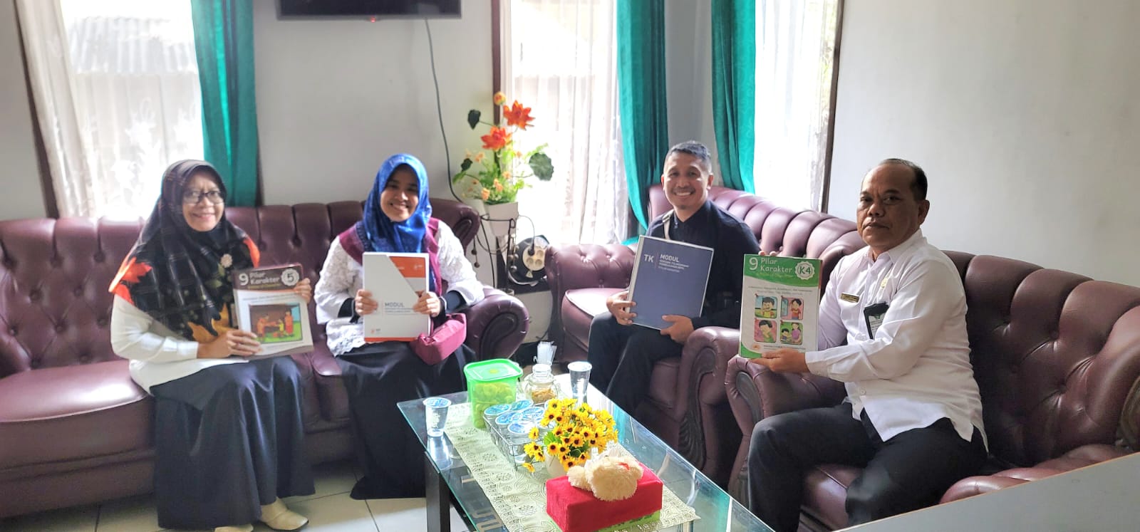 Dukungan Penuh Kemenag Kota Denpasar untuk Program Pendidikan Holistik Berbasis Karakter (PHBK) oleh Yayasan Mutiara Bunda Bali
